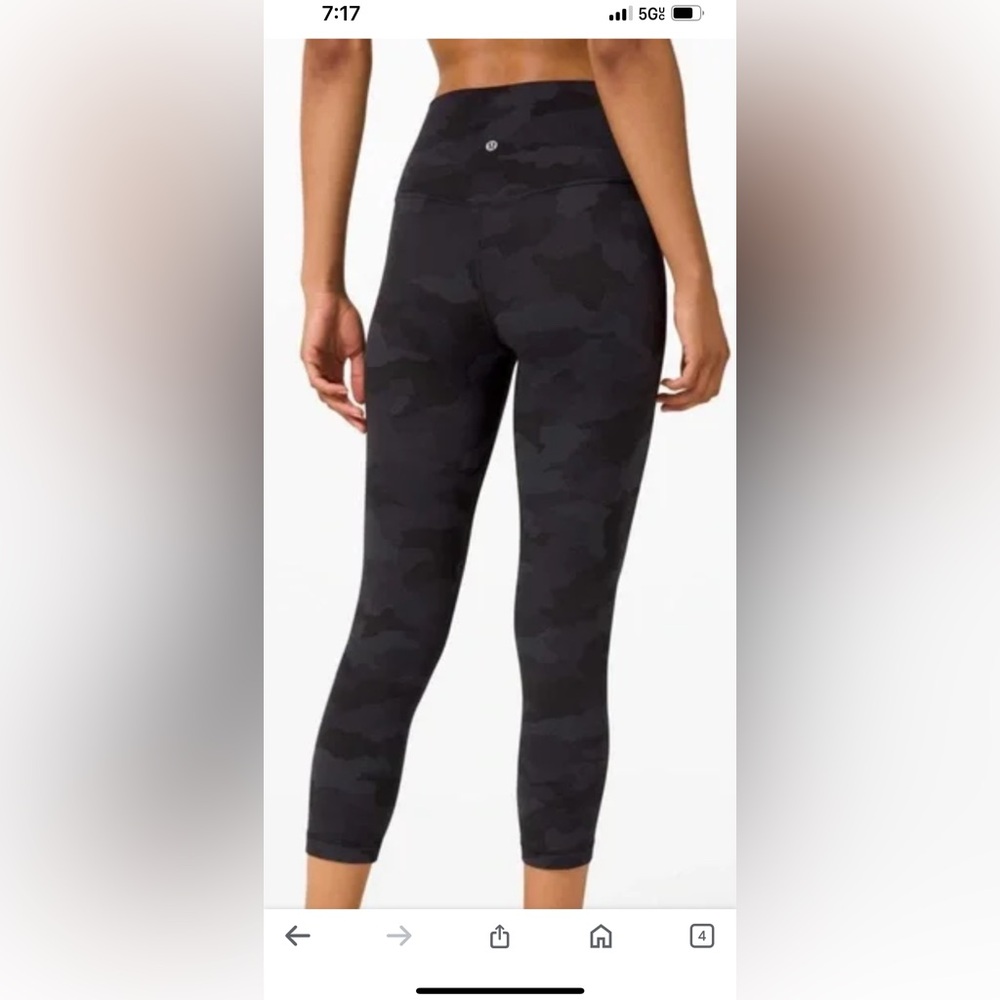 Size 6 in like new condition dark camo align leggings